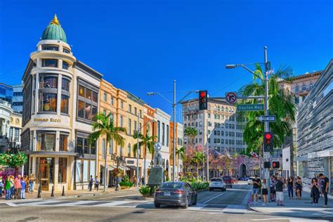 rodeo drive street view.